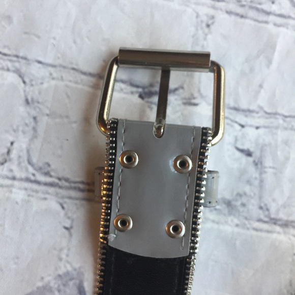 GRAY WITH SILVER ZIPPER DETAILS TRIM BELT SIZE L - Picture 4 of 8